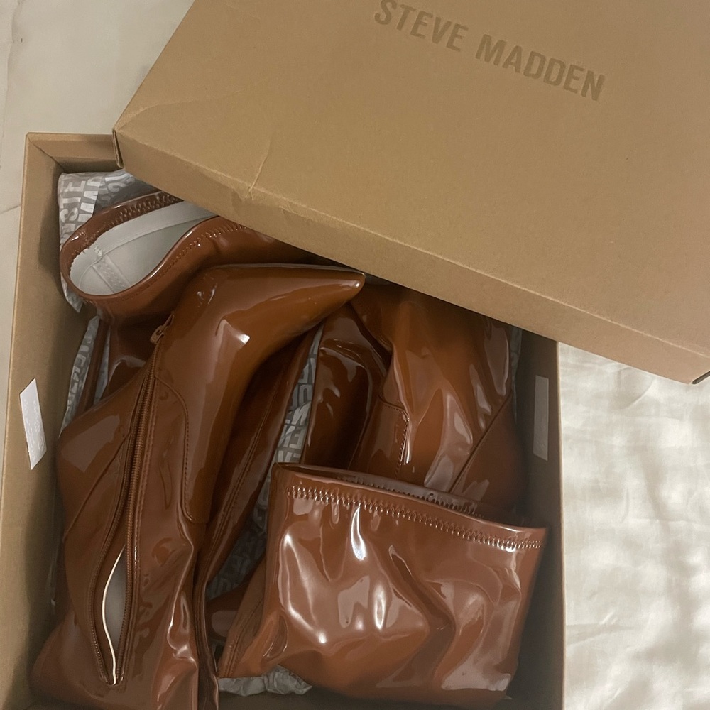 Steve Madden patent leather knee boots 6.5